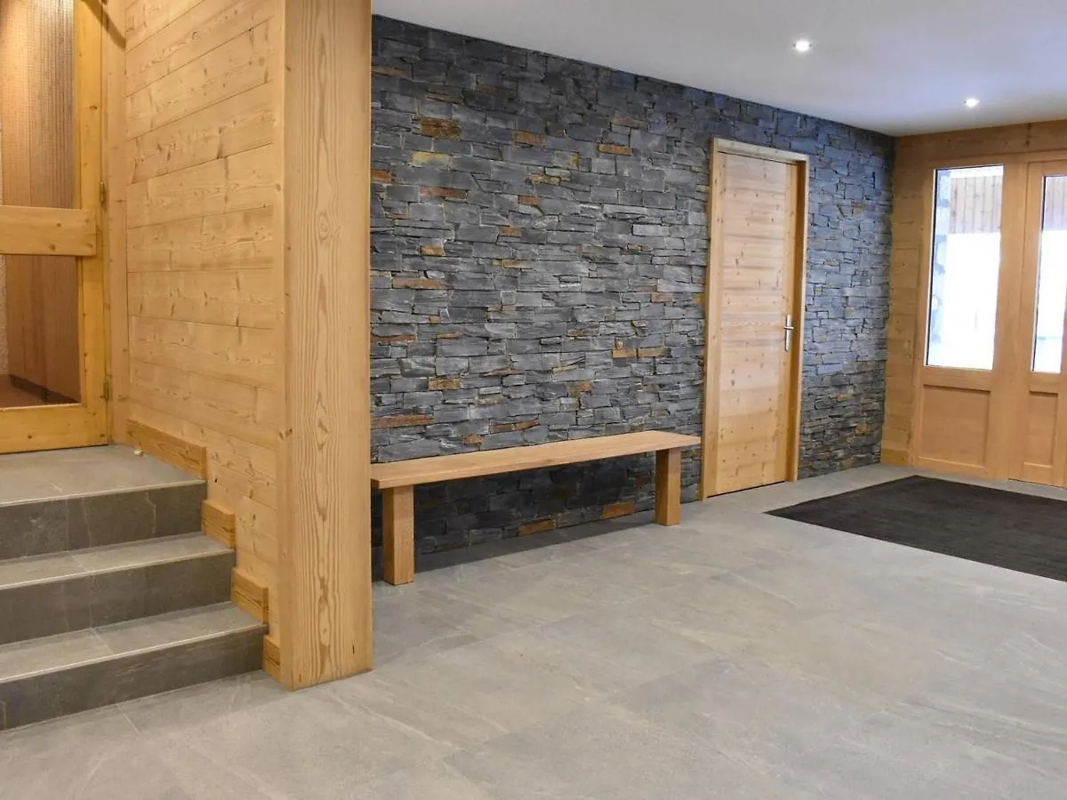Meribel : Bel Appartement 2 Pieces Avec Parking, Proche Pistes Et Commerces - Fr-1-180-89 0*,